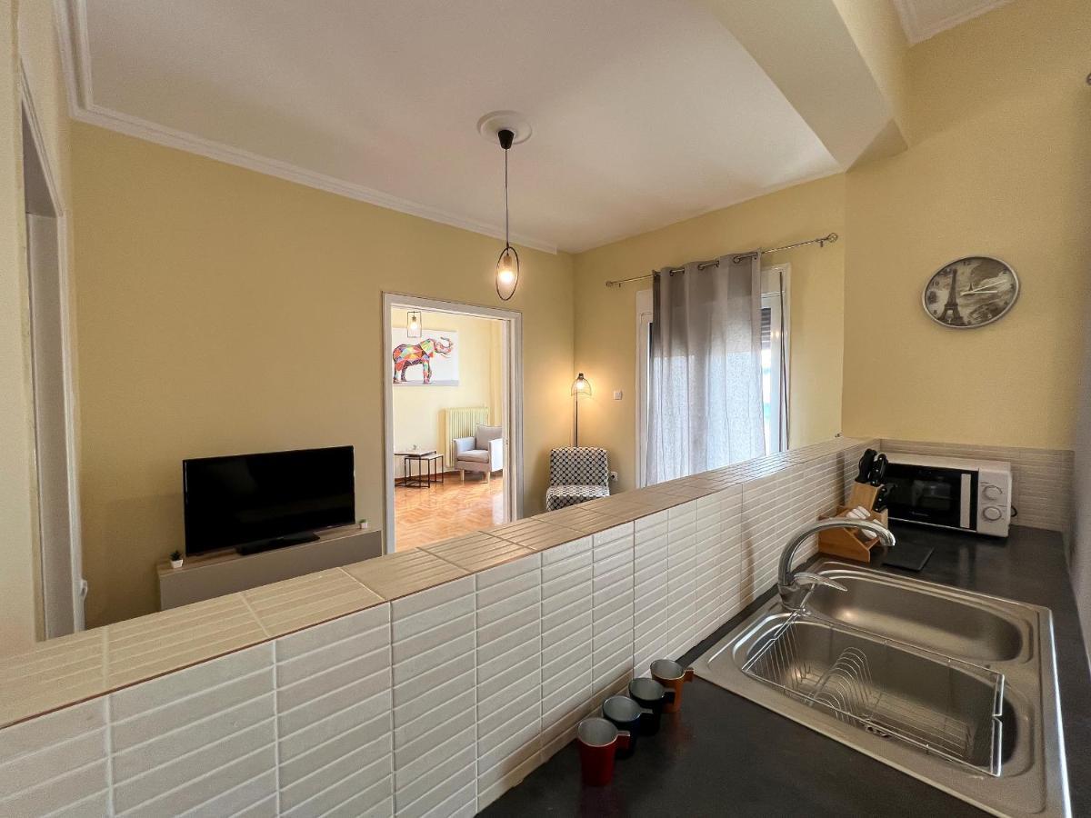 Chiou Spacious 90Sqm Apt In เอเธนส์ ภายนอก รูปภาพ