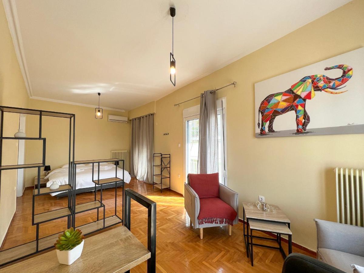 Chiou Spacious 90Sqm Apt In เอเธนส์ ภายนอก รูปภาพ