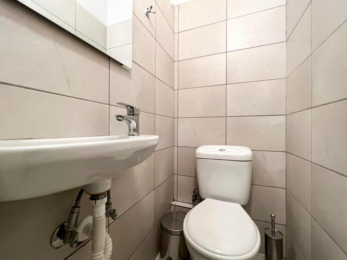 Chiou Spacious 90Sqm Apt In เอเธนส์ ภายนอก รูปภาพ